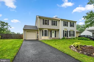 19819 Filbert Dr, Gaithersburg, MD 20879 - Photo 2