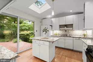8108 Hamilton Spring Rd, Bethesda, MD 20817 - Photo 12
