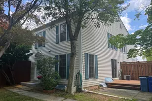 39 Triple Crown Ct, Gaithersburg, MD 20878 - Photo 2