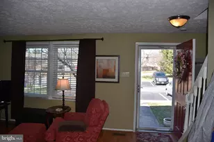 7708 Fawn Ct, Rockville, MD 20855 - Photo 6