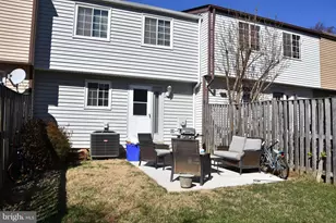 7708 Fawn Ct, Rockville, MD 20855 - Photo 2