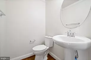 8377 Broderick Cir, Gaithersburg, MD 20877 - Photo 10