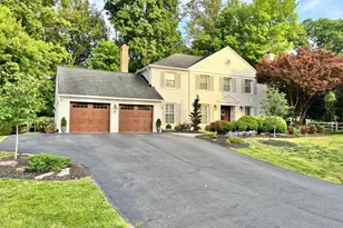 8101 Buckspark Ln E, Potomac, MD 20854 - Photo 2