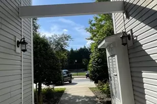 10022 Vanderbilt Cir, Gaithersburg, MD 20878 - Photo 2