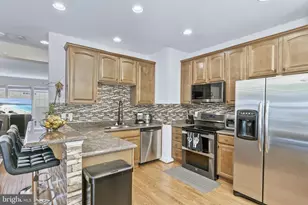 3908 Bryant Park Cir, Burtonsville, MD 20866 - Photo 2