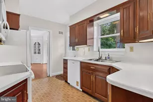 8112 Rayburn Rd, Bethesda, MD 20817 - Photo 18