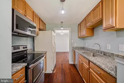 11709 Ashworth Court, Germantown, MD 20876 - Photo 10