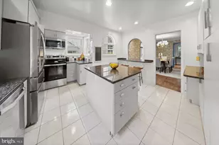 5714 Huntington Pkwy, Bethesda, MD 20814 - Photo 6