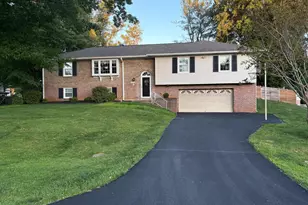 17617 Prince Edward Dr, Olney, MD 20832 - Photo 1