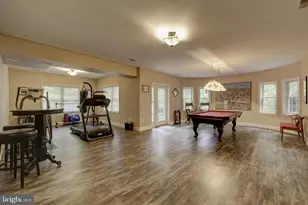 13101 Ridge Dr, Rockville, MD 20850 - Photo 38