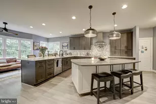 13101 Ridge Dr, Rockville, MD 20850 - Photo 8