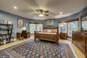 13101 Ridge Dr, Rockville, MD 20850 - Photo 28