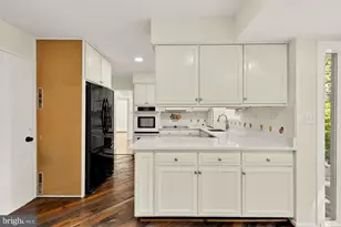 8416 Fox Run, Potomac, MD 20854 - Photo 22