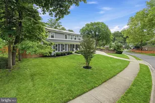 8803 Liberty Ln, Potomac, MD 20854 - Photo 4