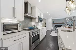 8803 Liberty Ln, Potomac, MD 20854 - Photo 10