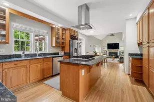 11612 Settlers Cir, Germantown, MD 20876 - Photo 16