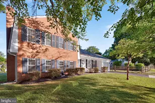 11000 Lopa Ln, North Potomac, MD 20878 - Photo 2