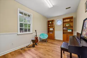 16 Fairwood Ct, Rockville, MD 20850 - Photo 12