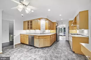 852 Diamond Dr, Gaithersburg, MD 20878 - Photo 10