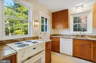 5212 Augusta St, Bethesda, MD 20816 - Photo 2