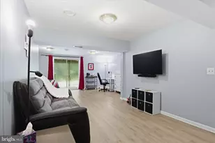 71 Kinsman View Cir, Silver Spring, MD 20901 - Photo 12