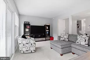 71 Kinsman View Cir, Silver Spring, MD 20901 - Photo 4