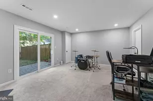 18867 McFarlin Dr, Germantown, MD 20874 - Photo 18