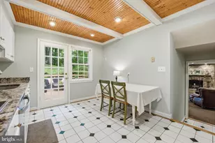 12112 Whippoorwill Ln, Rockville, MD 20852 - Photo 16