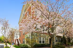 2116 Darcy Green Pl, Silver Spring, MD 20910 - Photo 2