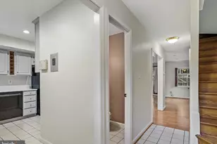 812 Azalea Dr, Rockville, MD 20850 - Photo 8