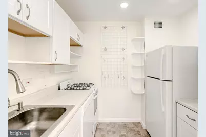 1900 Lyttonsville Road #110, Silver Spring, MD 20910 - Photo 14