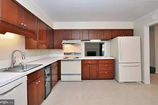 4847 Sangamore Rd, Bethesda, MD 20816 - Photo 8