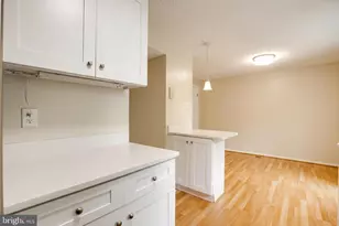 21 Dufief Ct, North Potomac, MD 20878 - Photo 12