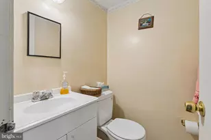2410 Sun Valley Cir, Silver Spring, MD 20906 - Photo 10
