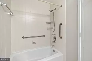 8101 Connecticut Ave, Chevy Chase, MD 20815 - Photo 18