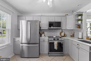 18745 Martins Landing Dr, Germantown, MD 20874 - Photo 16