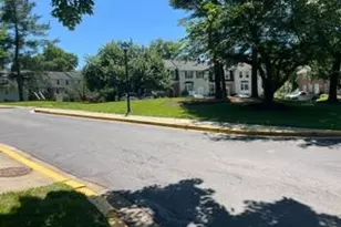 7701 Hiawatha Ln, Rockville, MD 20855 - Photo 8