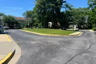 7701 Hiawatha Ln, Rockville, MD 20855 - Photo 6