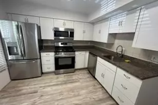 7701 Hiawatha Ln, Rockville, MD 20855 - Photo 10