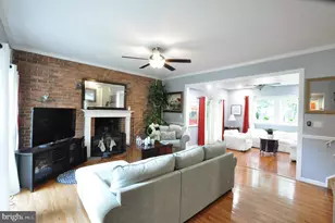 2212 McAuliffe Dr, Rockville, MD 20851 - Photo 4