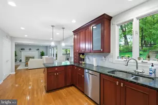 12213 Galesville Dr, Gaithersburg, MD 20878 - Photo 10