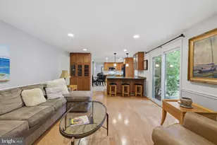 7006 Old Cabin Ln, Rockville, MD 20852 - Photo 4