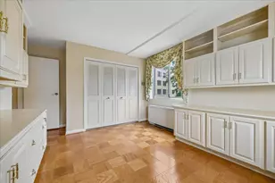 10401 Grosvenor Pl, Rockville, MD 20852 - Photo 14