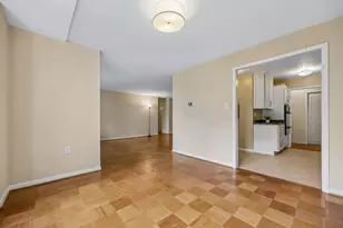 10401 Grosvenor Pl, Rockville, MD 20852 - Photo 6