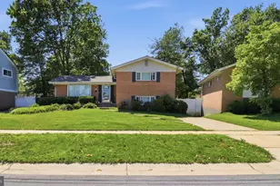 9912 Pomona Dr, Bethesda, MD 20817 - Photo 2