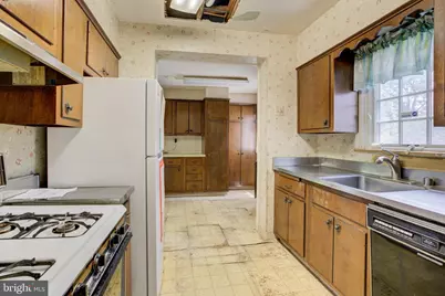 5905 Wilson Lane, Bethesda, MD 20817 - Photo 14