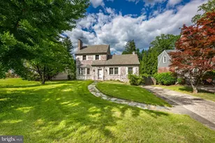 5905 Wilson Ln, Bethesda, MD 20817 - Photo 2