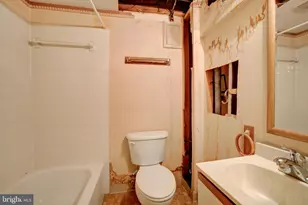 5905 Wilson Ln, Bethesda, MD 20817 - Photo 22