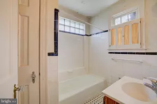 5905 Wilson Ln, Bethesda, MD 20817 - Photo 18
