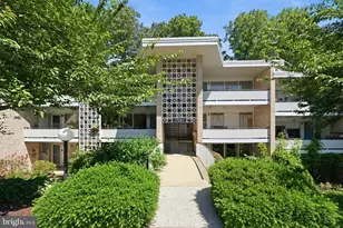 7541 Spring Lake Dr, Bethesda, MD 20817 - Photo 4
